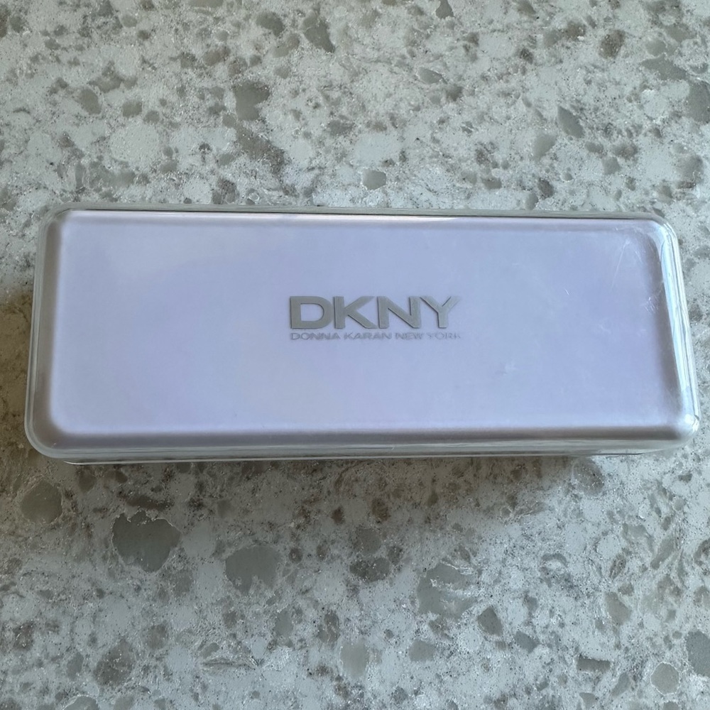 Authentic DKNY White Hard Clamshell Eyeglass Case EUC